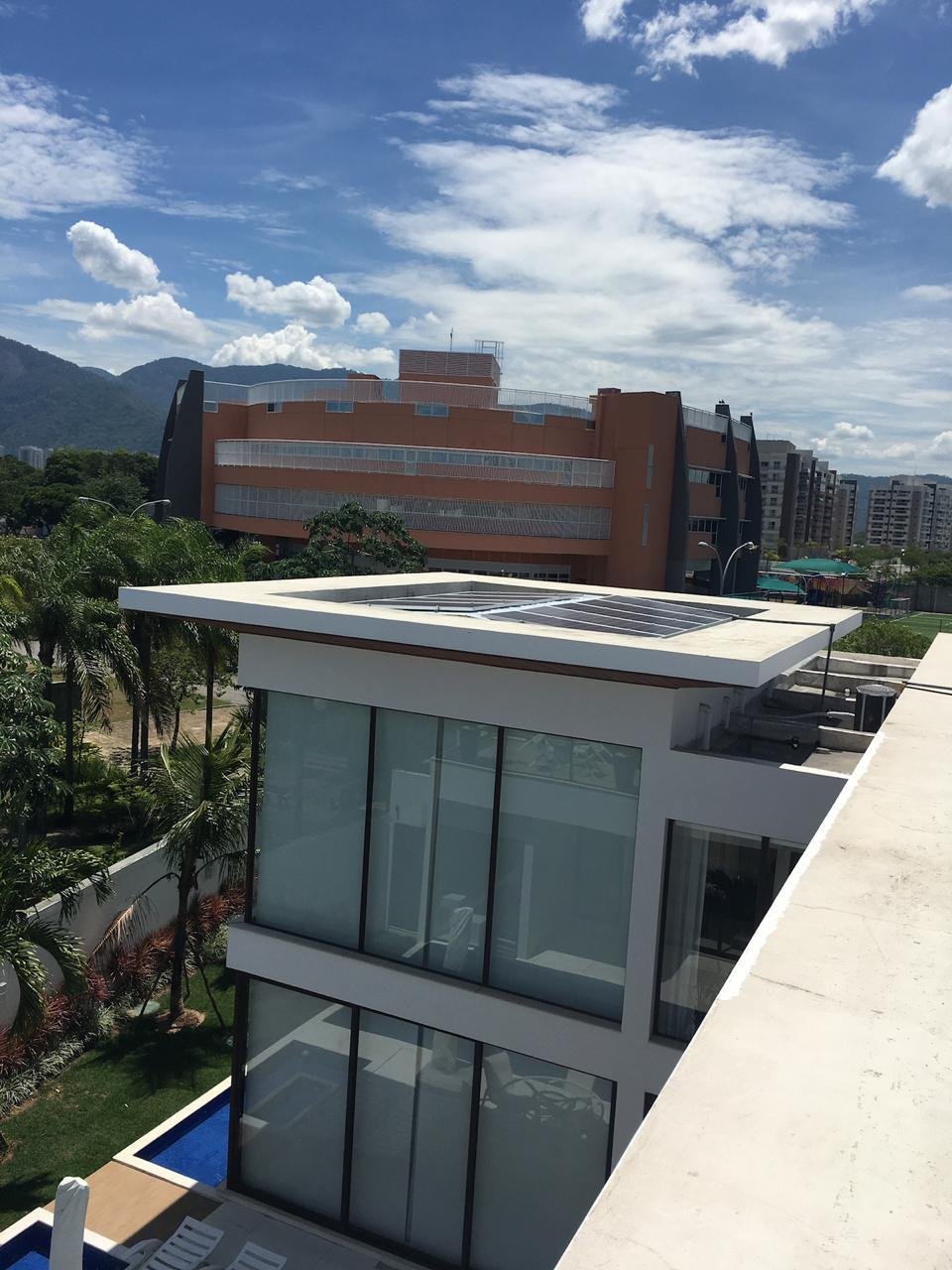 Casa moderna com piscina - foto 1